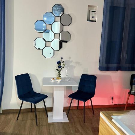 Apartamento Di Fronte Zisa Palermo Exterior foto